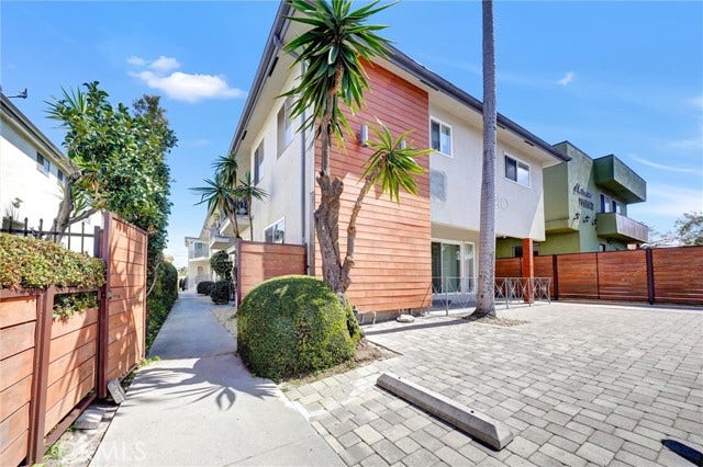 Property photo for 2040 S Sherbourne DR, #6, Los Angeles, CA