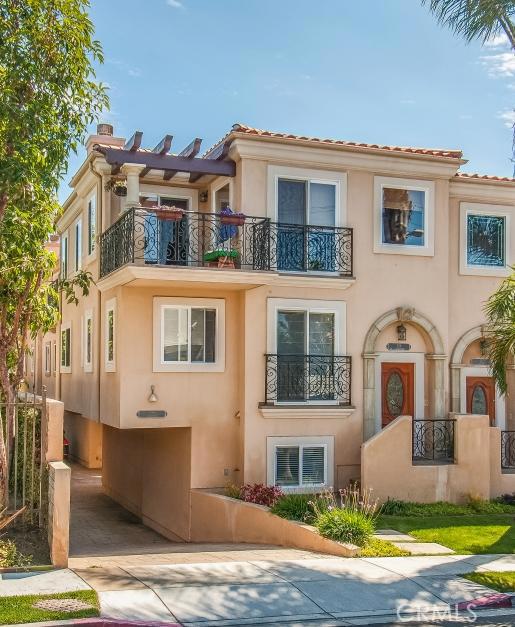 Property photo for 726 1st Place, Hermosa Beach, CA