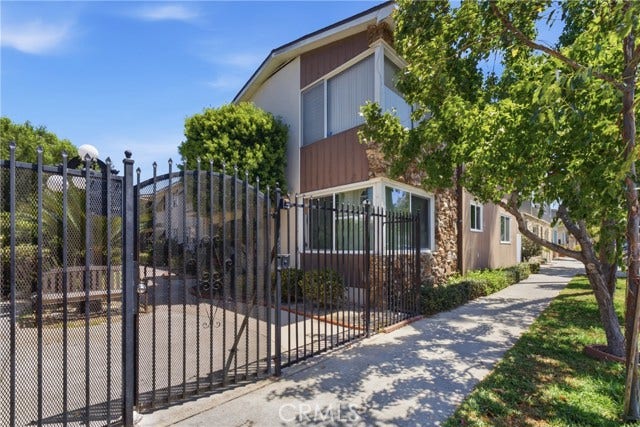 Property photo for 1327 E Appleton ST, Long Beach, CA