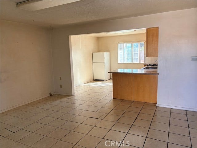 2nd unit entrance