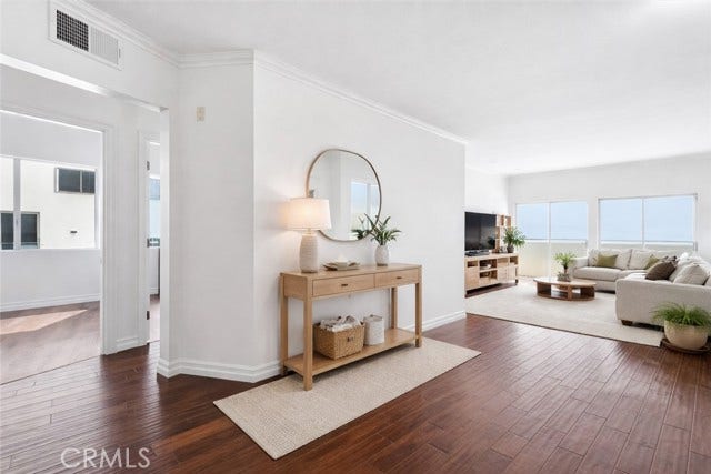 Property photo for 11822 Goshen AVE, #303, Los Angeles, CA
