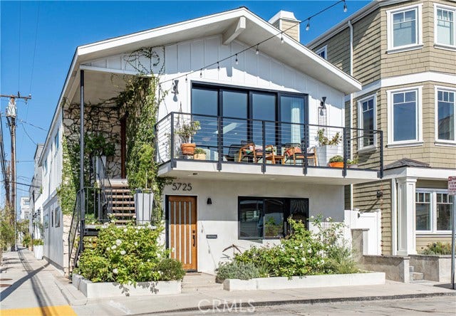 Property photo for 5725 E Ocean, Long Beach, CA