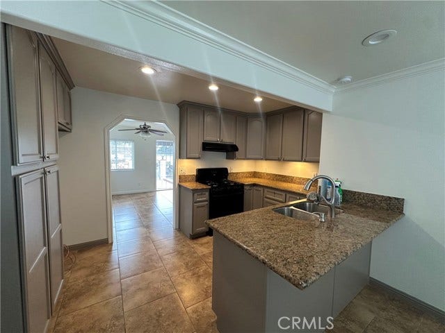 2119 W Coloumbia ST, Long Beach, CA 90810