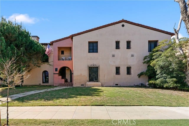 Property photo for 819 S Curson AVE, Los Angeles, CA