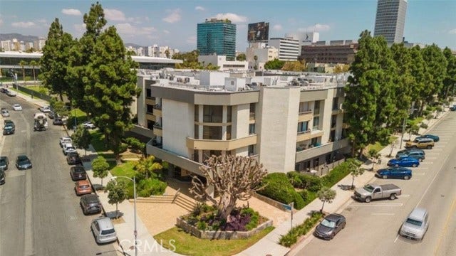 Property photo for 750 S Spaulding AVE, #215, Los Angeles, CA