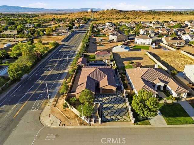 3945 Derby CIR, Lancaster, CA 93536