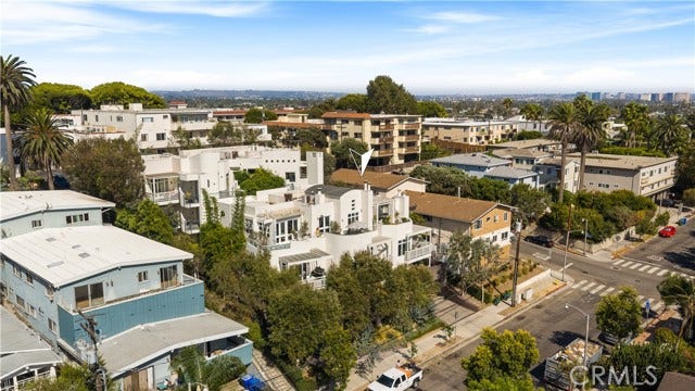 Property photo for 3019 3rd ST, #202, Santa Monica, CA