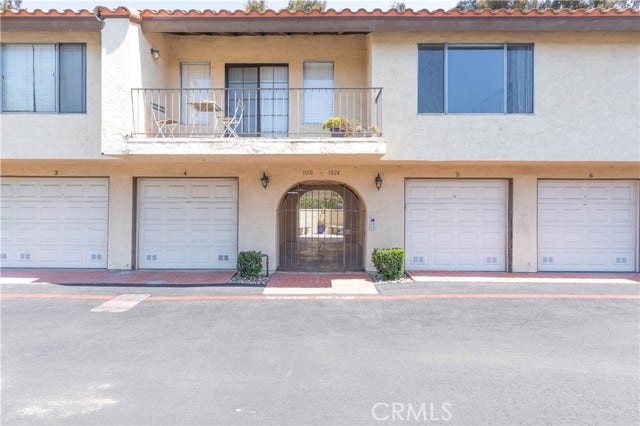 1 car garage, plus designated parking right out front!