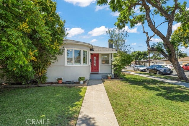 Property photo for 300 E Adams ST, Long Beach, CA