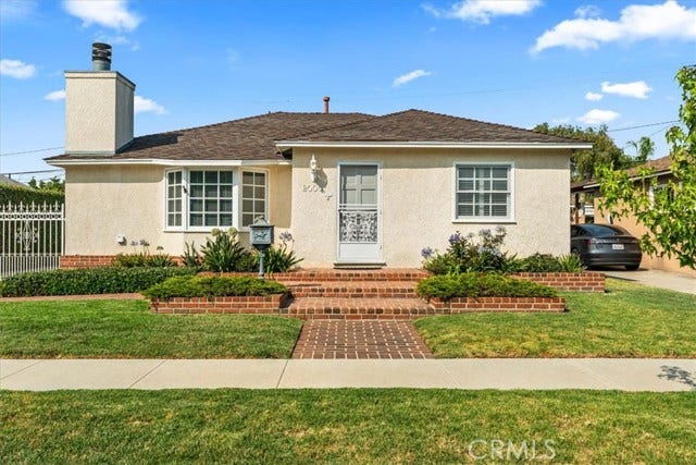 Property photo for 2000 N Britton, Long Beach, CA
