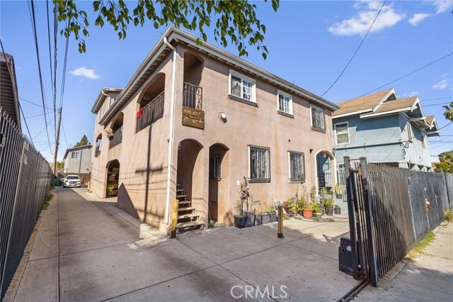 Property photo for 879 E 40th PL, Los Angeles, CA