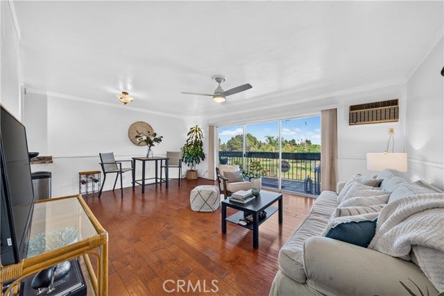 Property photo for 1061 Park AVE, #306, Long Beach, CA
