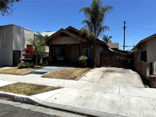 Property photo for 2174 Linden, Long Beach, CA