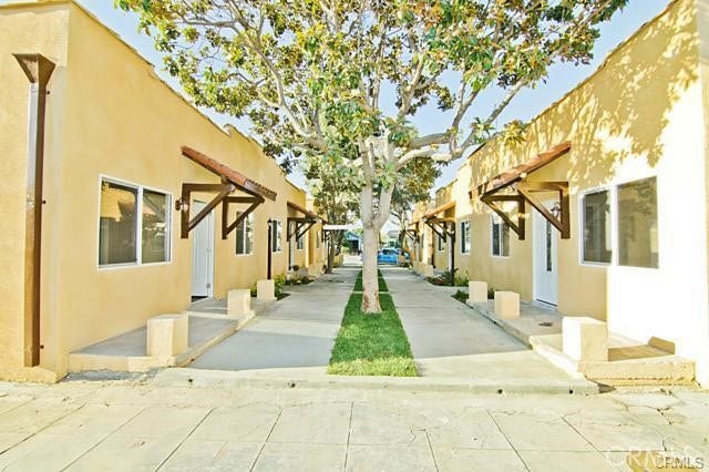 Property photo for 626 W 59th PL, Los Angeles, CA