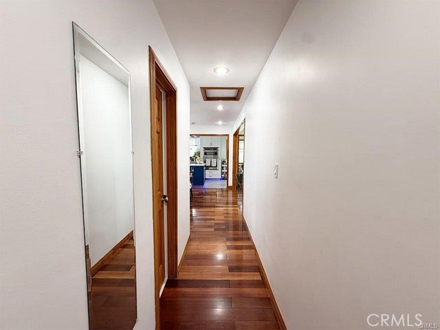 555 Hickory LN, Pasadena, CA 91103