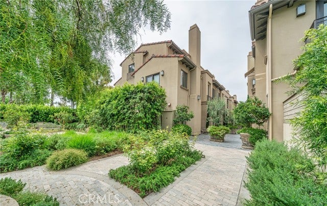Property photo for 823 S Bundy DR, #110, Los Angeles, CA
