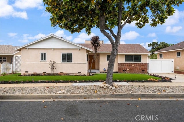 Property photo for 10525 S 4th AVE, Inglewood, CA