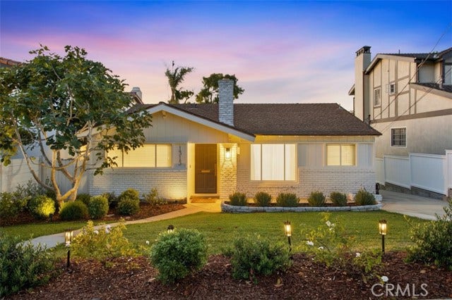Property photo for 1315 6th ST, Manhattan Beach, CA