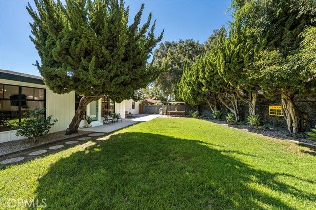 2000 Iroquois, Long Beach, CA 90815