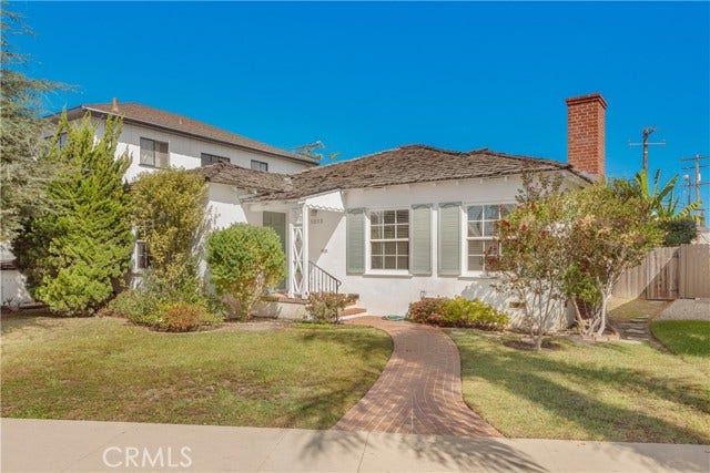 Property photo for 5233 E Broadway, Long Beach, CA