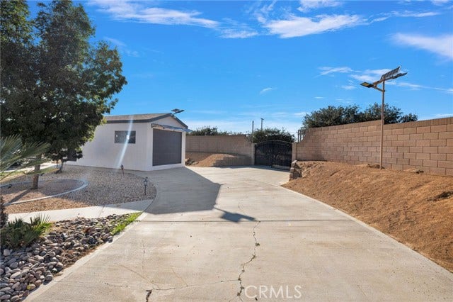 6980 Oak View CT, Oak Hills, CA 92344 6980 Oak View CT, Oak Hills, CA 92344