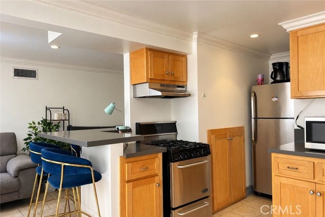 940 Hilldale Ave, West Hollywood, CA 90069