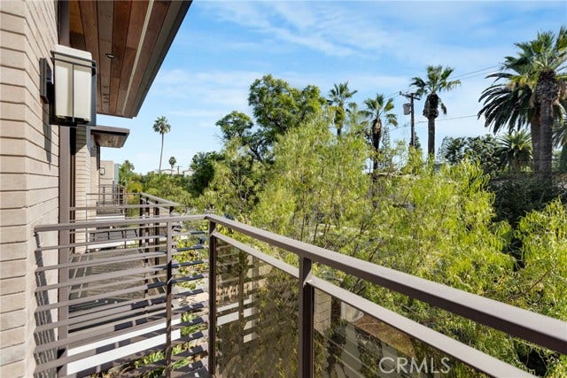 125 Hurlbut ST, #202, Pasadena, CA 91105