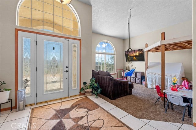 3950 Coriander Drive, Hesperia, CA 92345