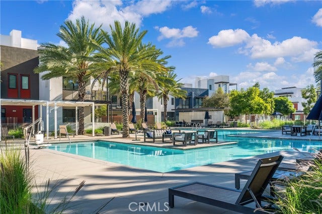253 Waypoint, Tustin, CA 92782
