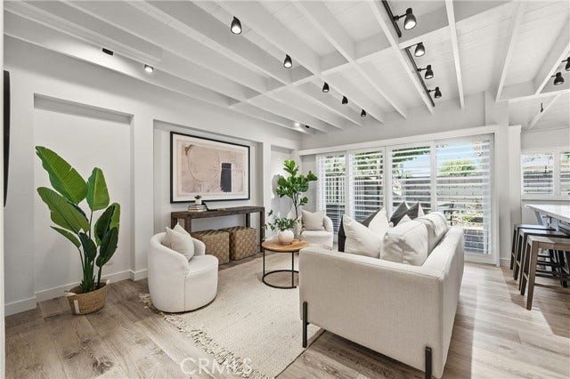 17515 Via Lindo, Tustin, CA 92780 17515 Via Lindo, Tustin, CA 92780