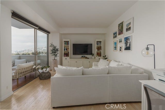 Property photo for 7250 Franklin AVE, #1008, Los Angeles, CA