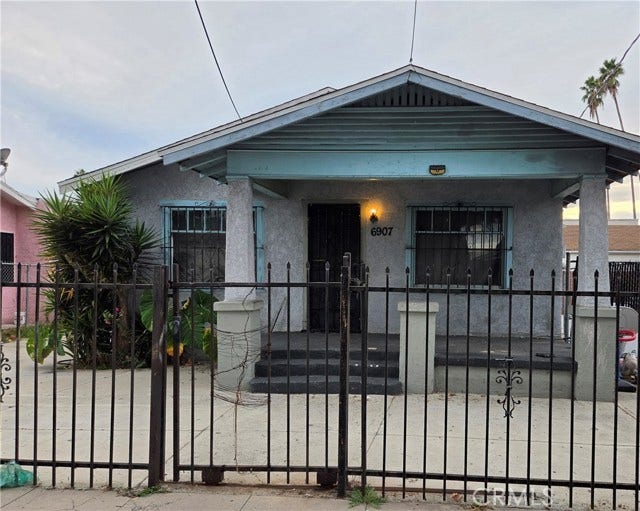 Property photo for 6907 Menlo ST, Los Angeles, CA