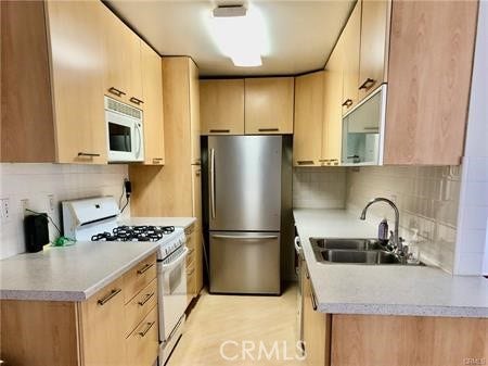 2121 Beloit, #205, Los Angeles, CA 90025 2121 Beloit, #205, Los Angeles, CA 90025