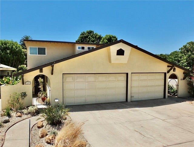 Property photo for 621 Termino AVE, Long Beach, CA