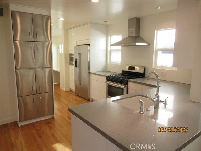 Property photo for 656 Rosecrans Avenue, Manhattan Beach, CA