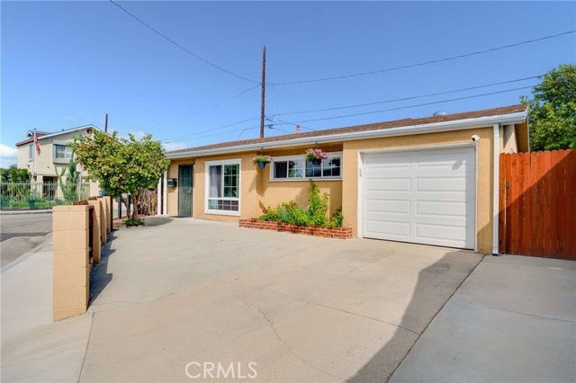 Property photo for 409 E Pleasant, Long Beach, CA