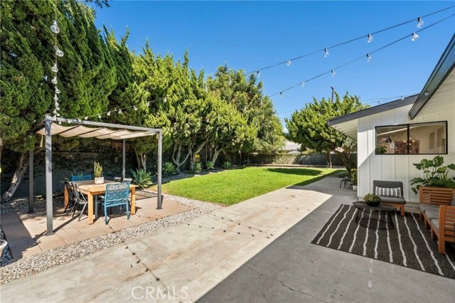 2000 Iroquois, Long Beach, CA 90815