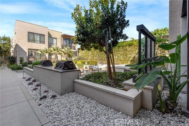 125 Hurlbut ST, #202, Pasadena, CA 91105