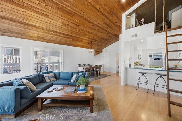 941 1st ST, Hermosa Beach, CA 90254