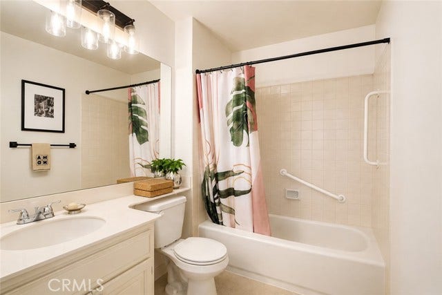 17808 Corte Huasco ST, #60, San Diego, CA 92128