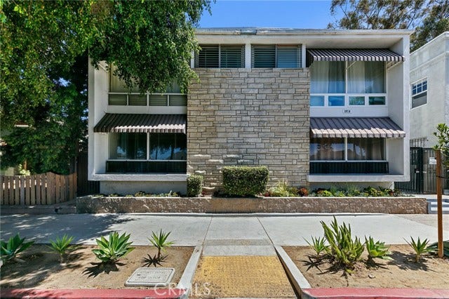 Property photo for 1070 Chestnut, Long Beach, CA