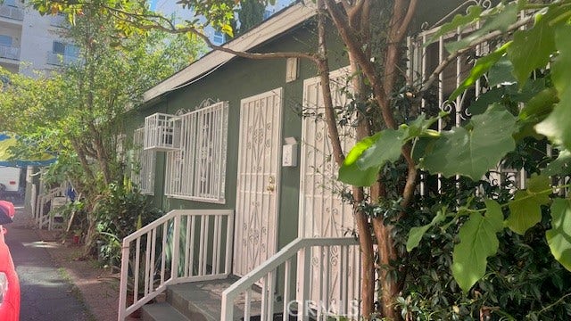 Property photo for 1028 S Kenmore, Los Angeles, CA