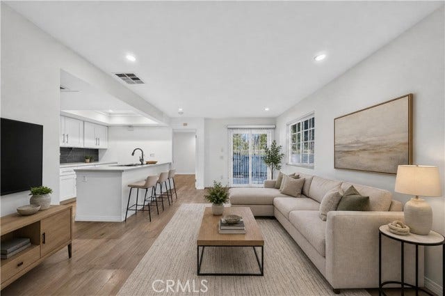 7025 Glade Ave, #2, Canoga Park, CA 91303 7025 Glade Ave, #2, Canoga Park, CA 91303