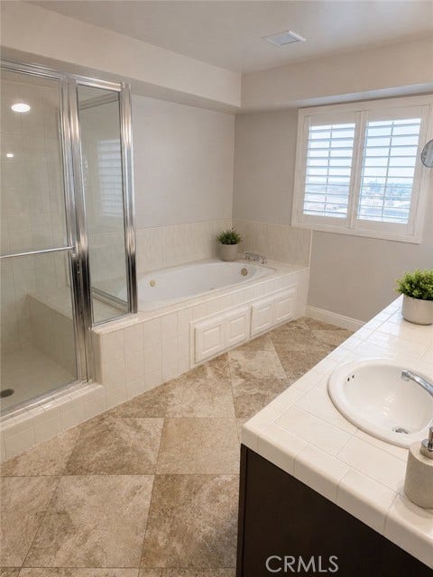 407 Anita, #B, Redondo Beach, CA 90278 Primary Bathroom
