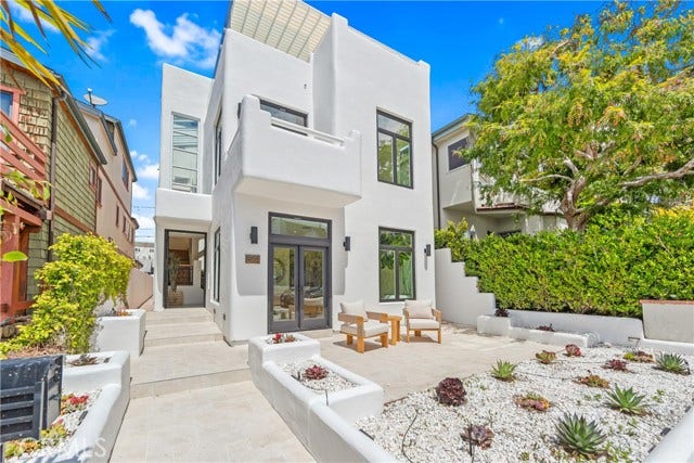 Property photo for 541 4th, Manhattan Beach, CA