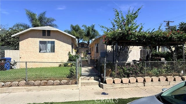 Property photo for 823 W 81st, Los Angeles, CA