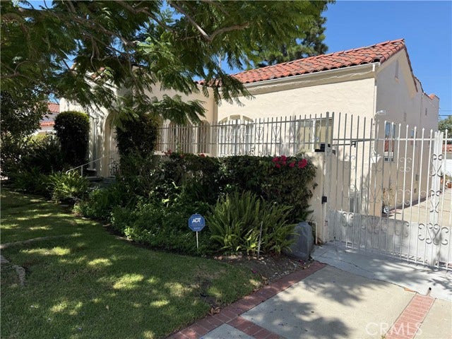 Property photo for 909 S Cochran, Los Angeles, CA