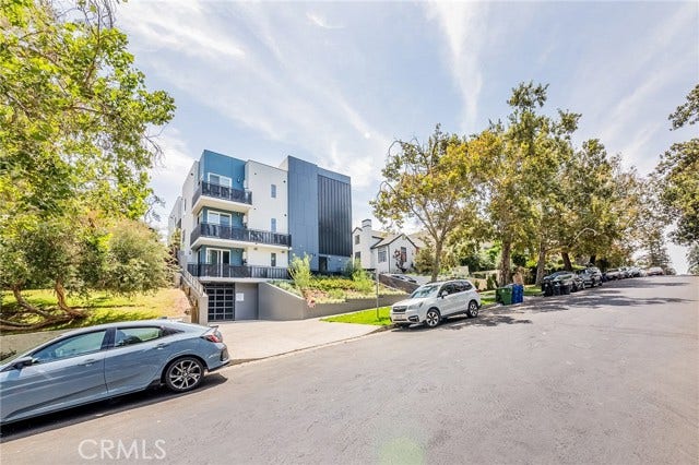 214 S Westmoreland, #3, Los Angeles, CA 90004 214 S Westmoreland, #3, Los Angeles, CA 90004