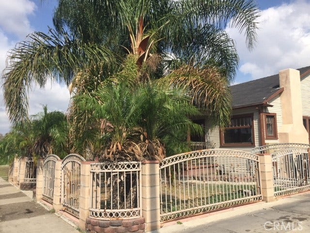 Property photo for 3968 Arlington AVE, Los Angeles, CA