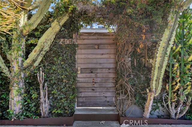 Property photo for 2405 Abbot Kinney, Los Angeles, CA